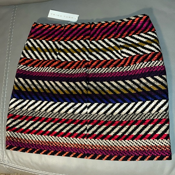 TRINA TURK WOMEN'S RICO MINI SKIRT TEXTURED MULTICOLOR STRIPE. - Picture 2 of 6